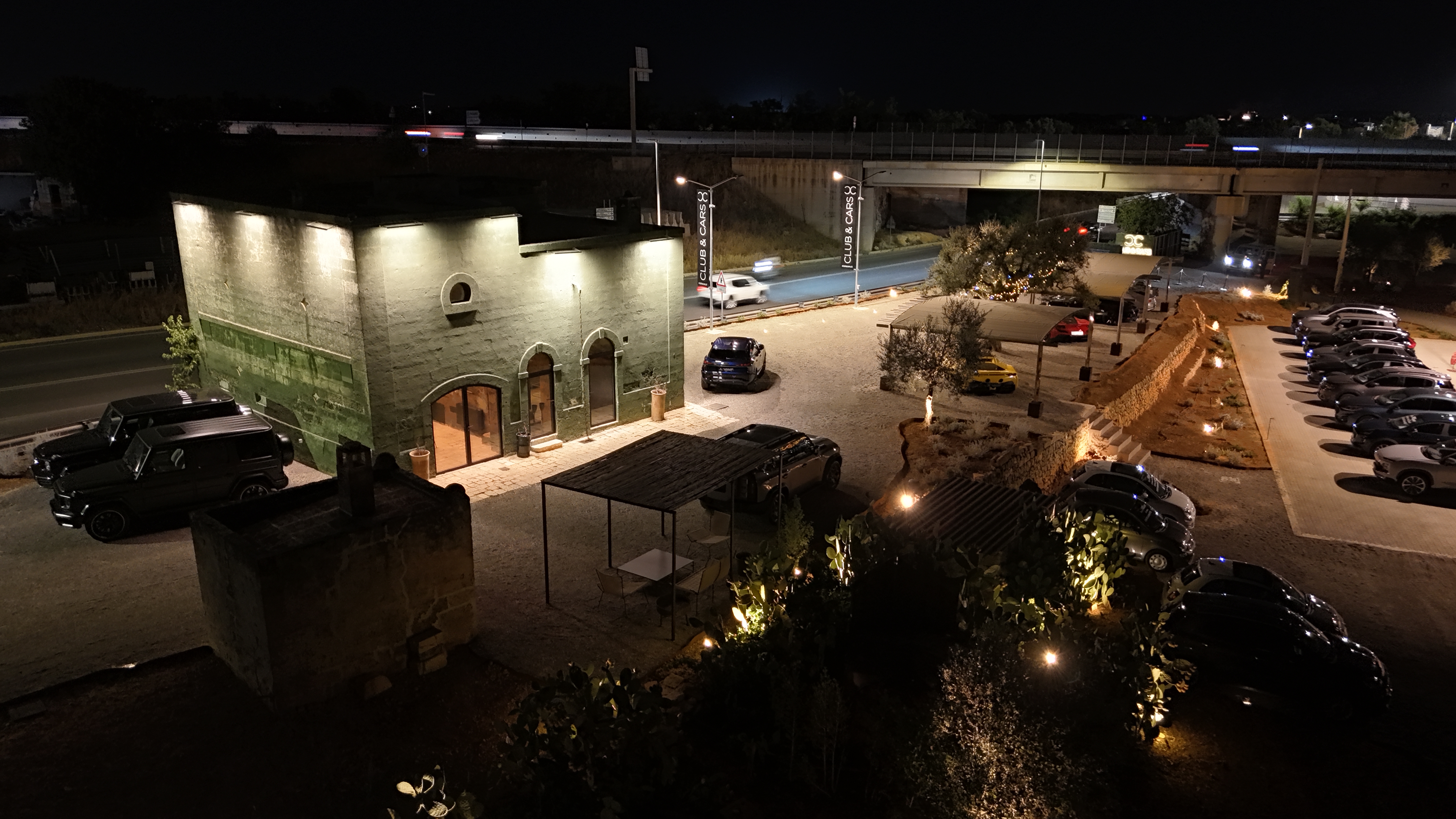 Club&Cars Fasano, vista serale